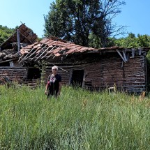 Abandoned house on the way to the summit of&amp;nbsp;Ljuti Vrh